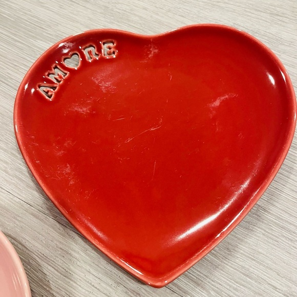 ❤️ Williams Sonoma Valentine heart shaped plates ❤️ - Picture 4 of 12